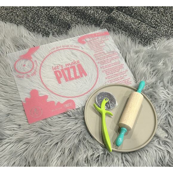 PAMPERED CHEF‎ Let’s Make Pizza Kid’s Pizza Set #1477 DISCONTINUED 4pc Ages 8+ - Picture 1 of 4
